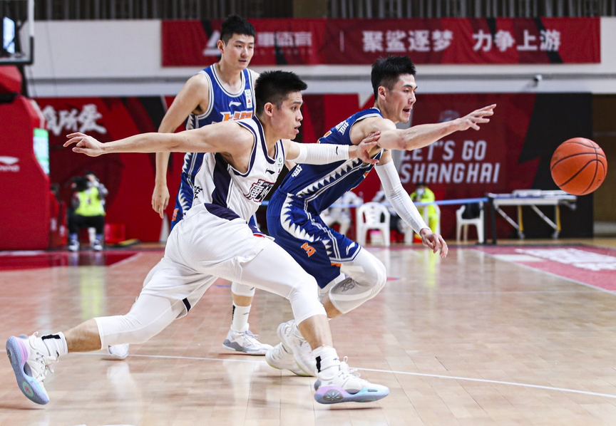 抢庄牛牛-广西队遭遇苦战，仅以微弱优势获胜，暂时守住CBA联赛前八席位(星火战音免费阅读)